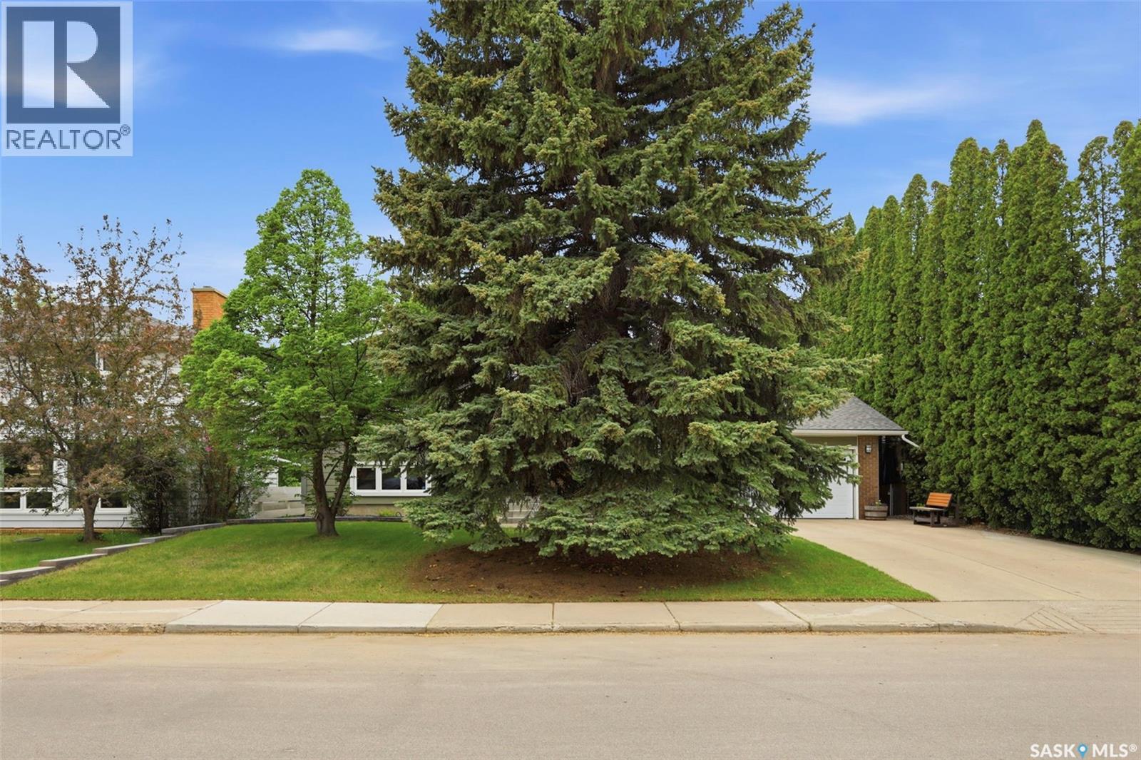 516 Lake Crescent, Saskatoon, Saskatchewan  S7H 3A4 - Photo 2 - SK039033