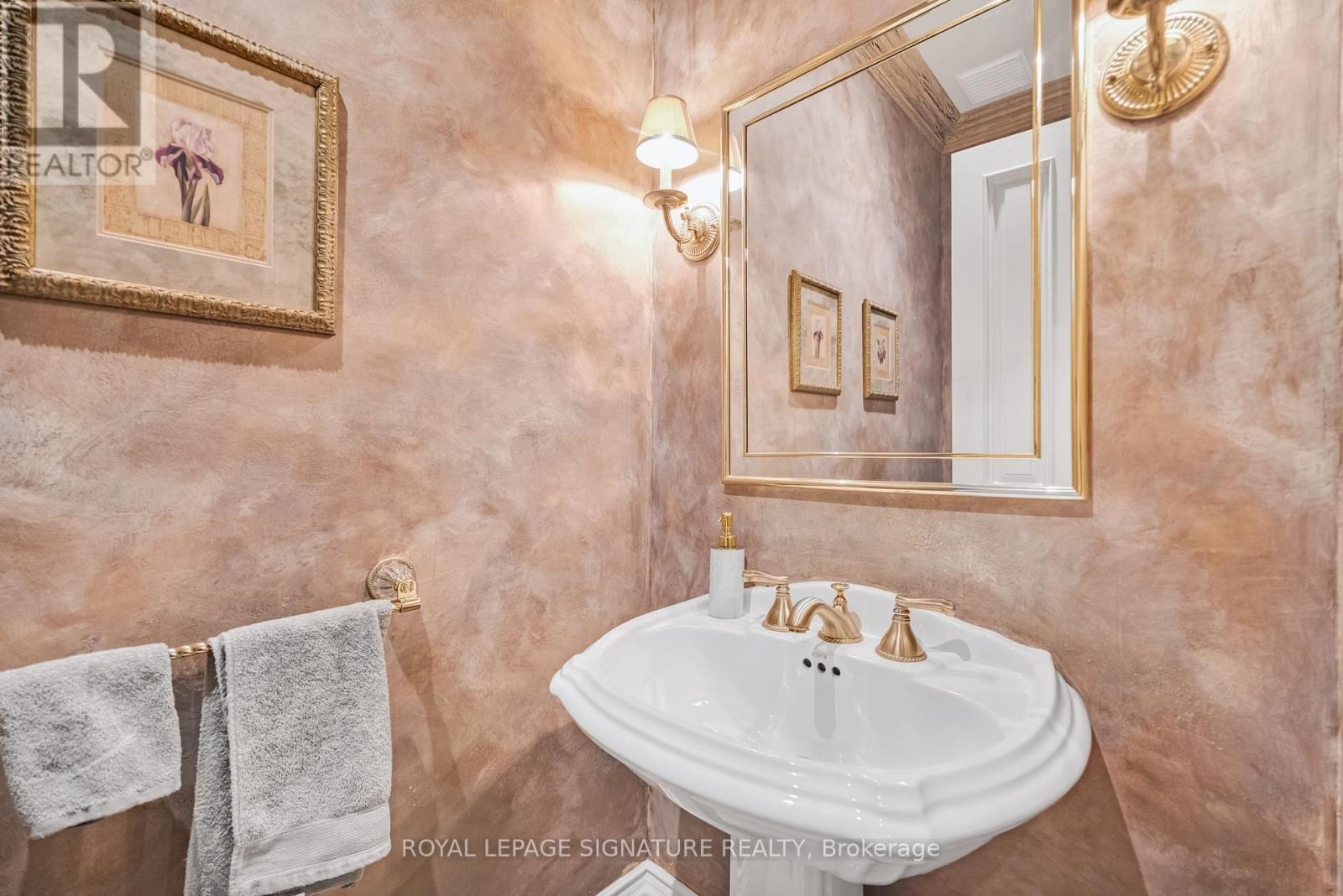 127 Buckingham Avenue, Toronto, Ontario  M4N 1R5 - Photo 15 - C13432914