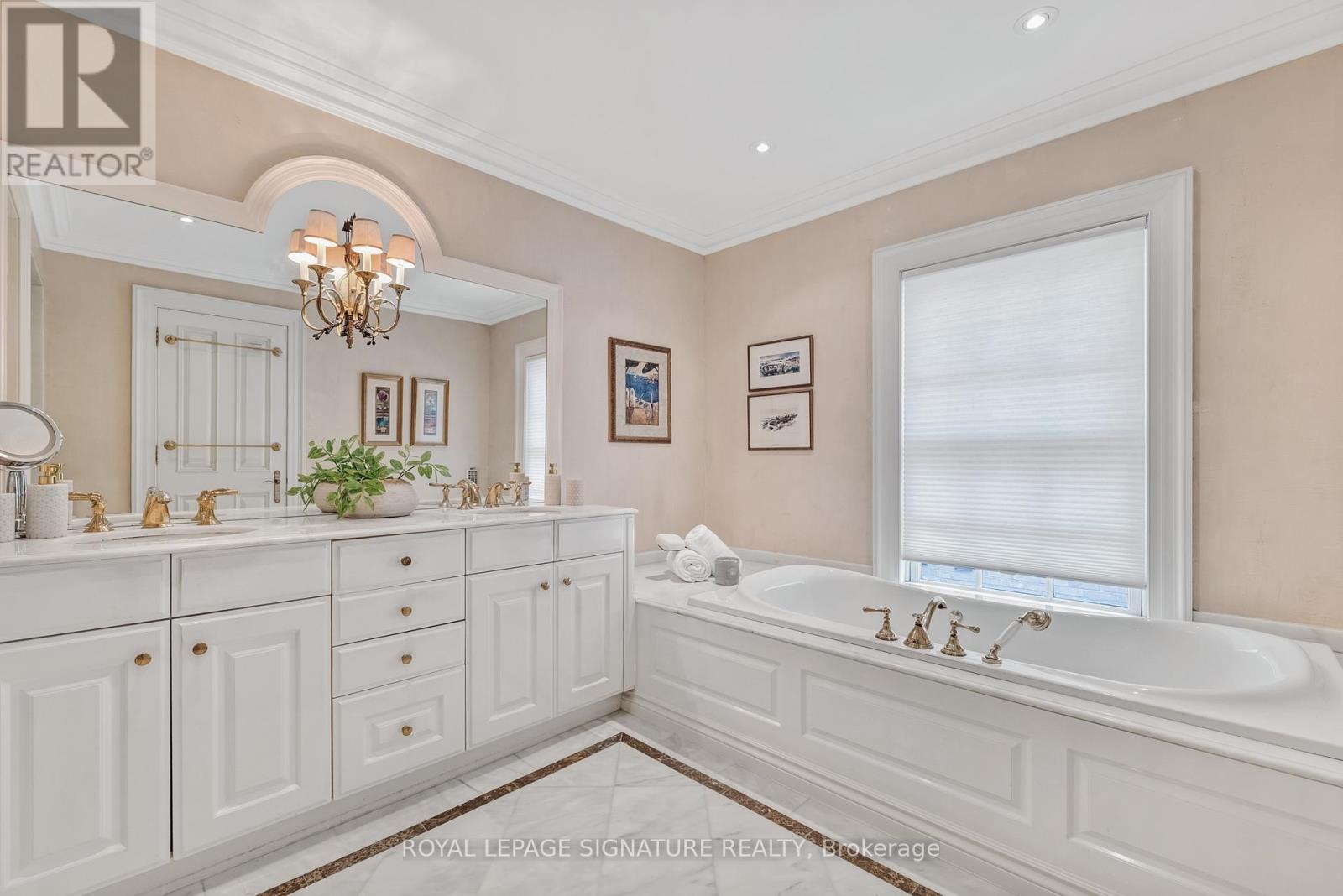 127 Buckingham Avenue, Toronto, Ontario  M4N 1R5 - Photo 18 - C13432914