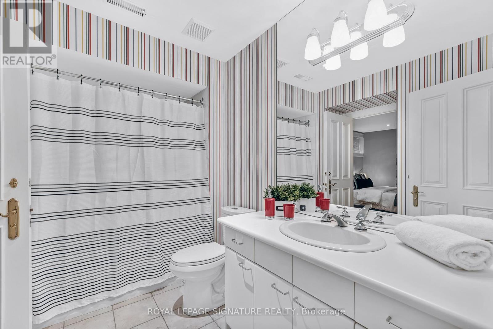 127 Buckingham Avenue, Toronto, Ontario  M4N 1R5 - Photo 31 - C13432914