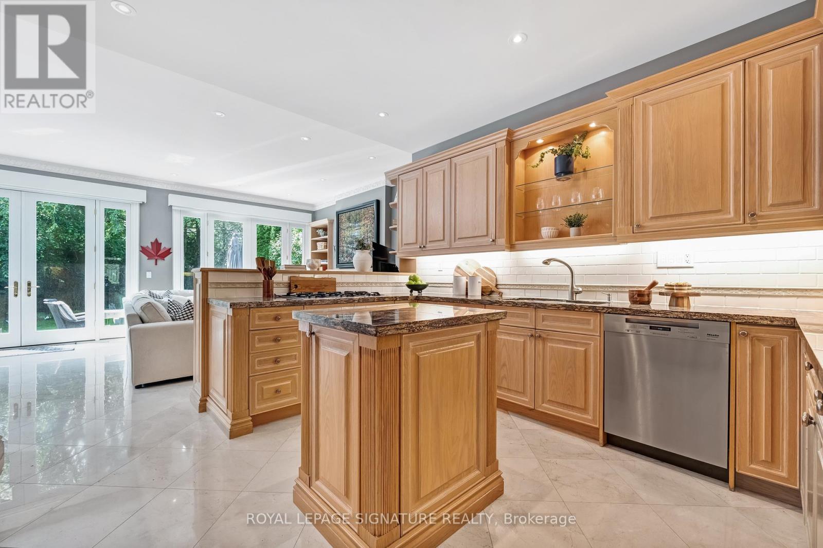 127 Buckingham Avenue, Toronto, Ontario  M4N 1R5 - Photo 8 - C13432914