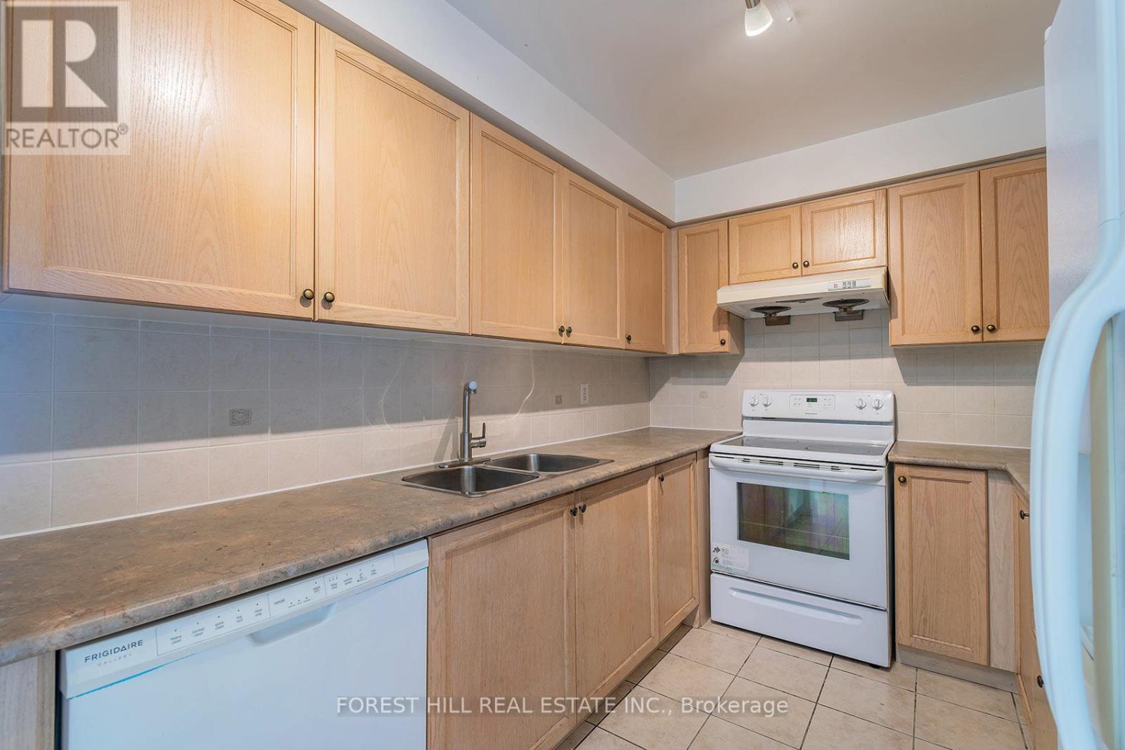 805 - 1 Clairtrell Road, Toronto, Ontario  M2N 7H6 - Photo 13 - C13433098