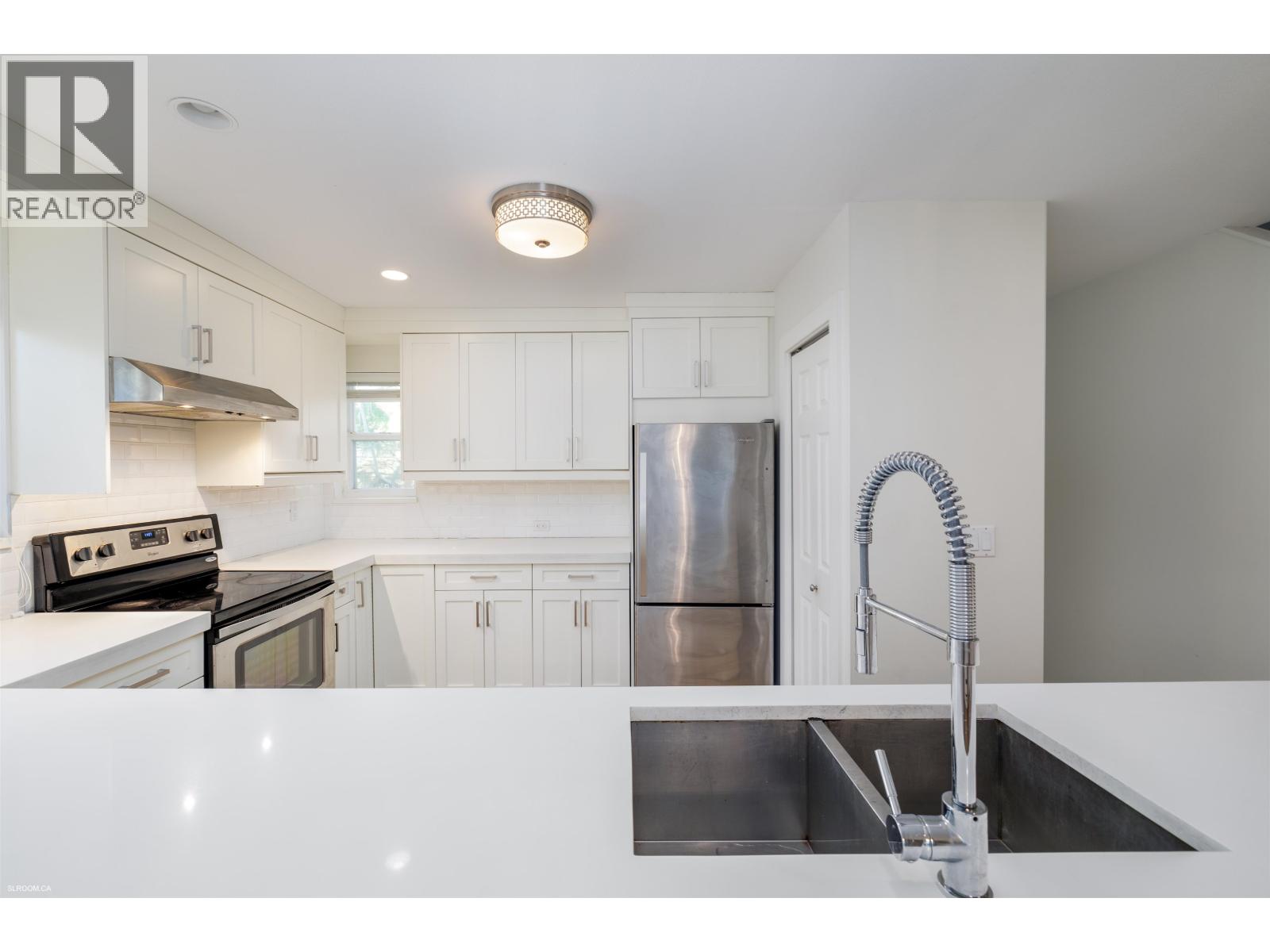 140 Shoreline Circle, Port Moody, British Columbia  V3H 5B3 - Photo 3 - R3112777