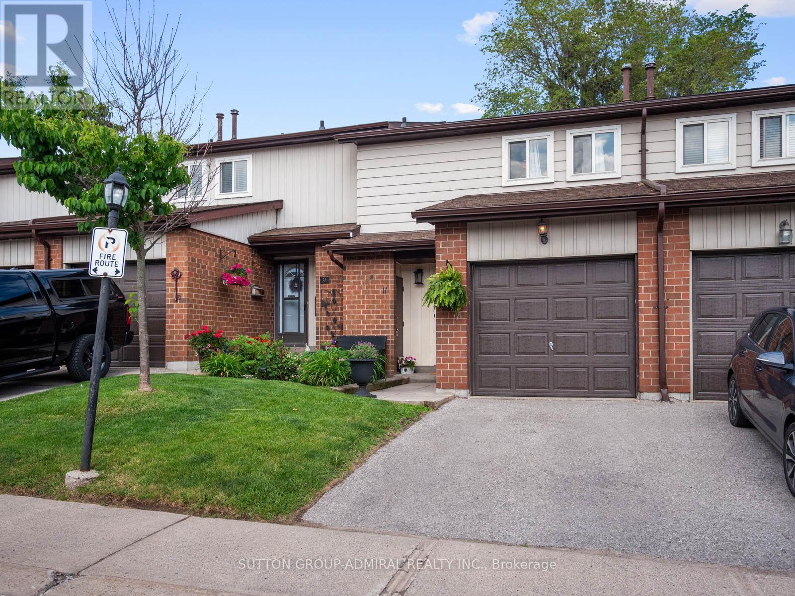 11 Jacques Lane, Ajax, Ontario  L1S 3L3 - Photo 2 - E13432982
