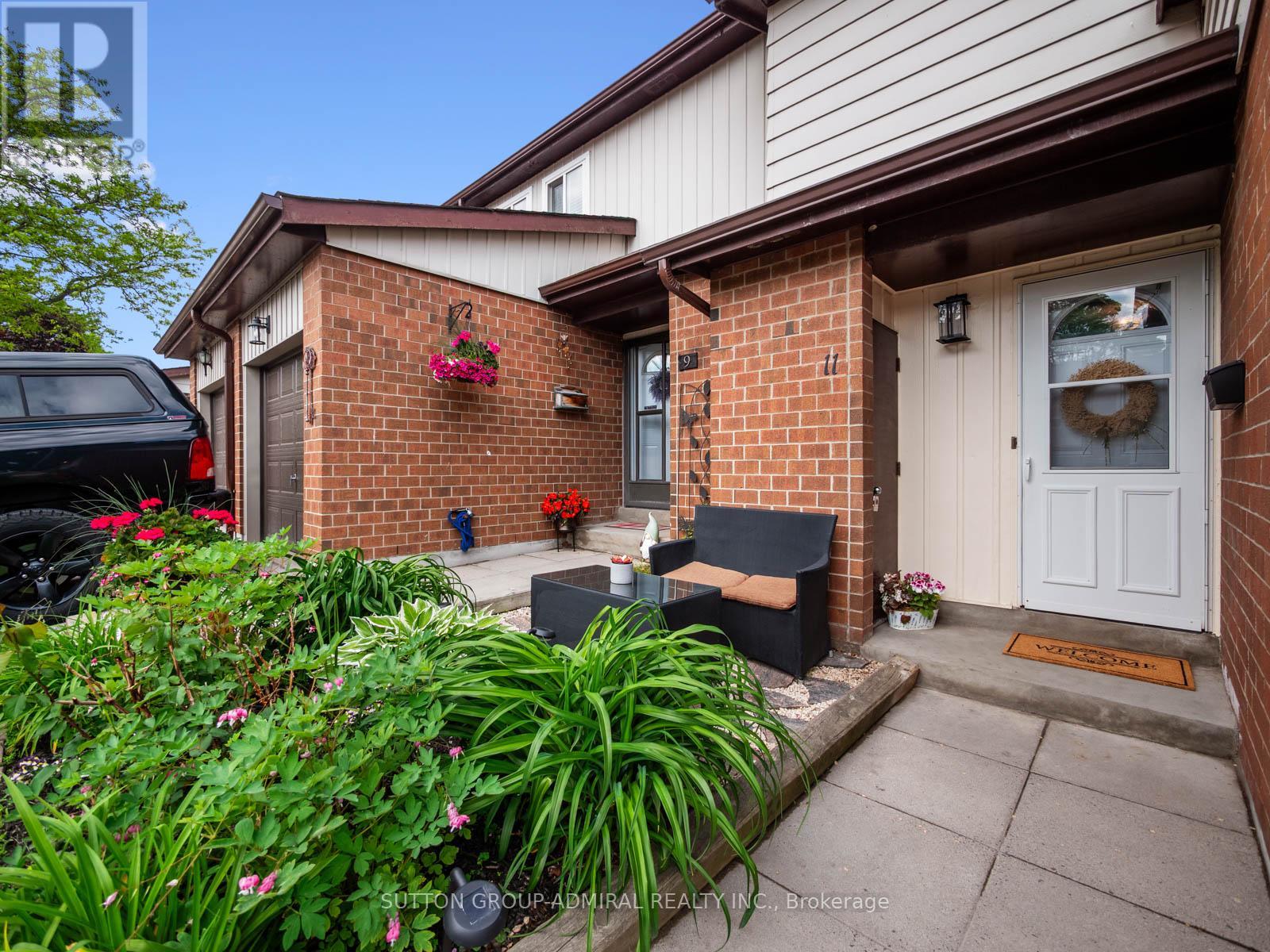 11 Jacques Lane, Ajax, Ontario  L1S 3L3 - Photo 3 - E13432982