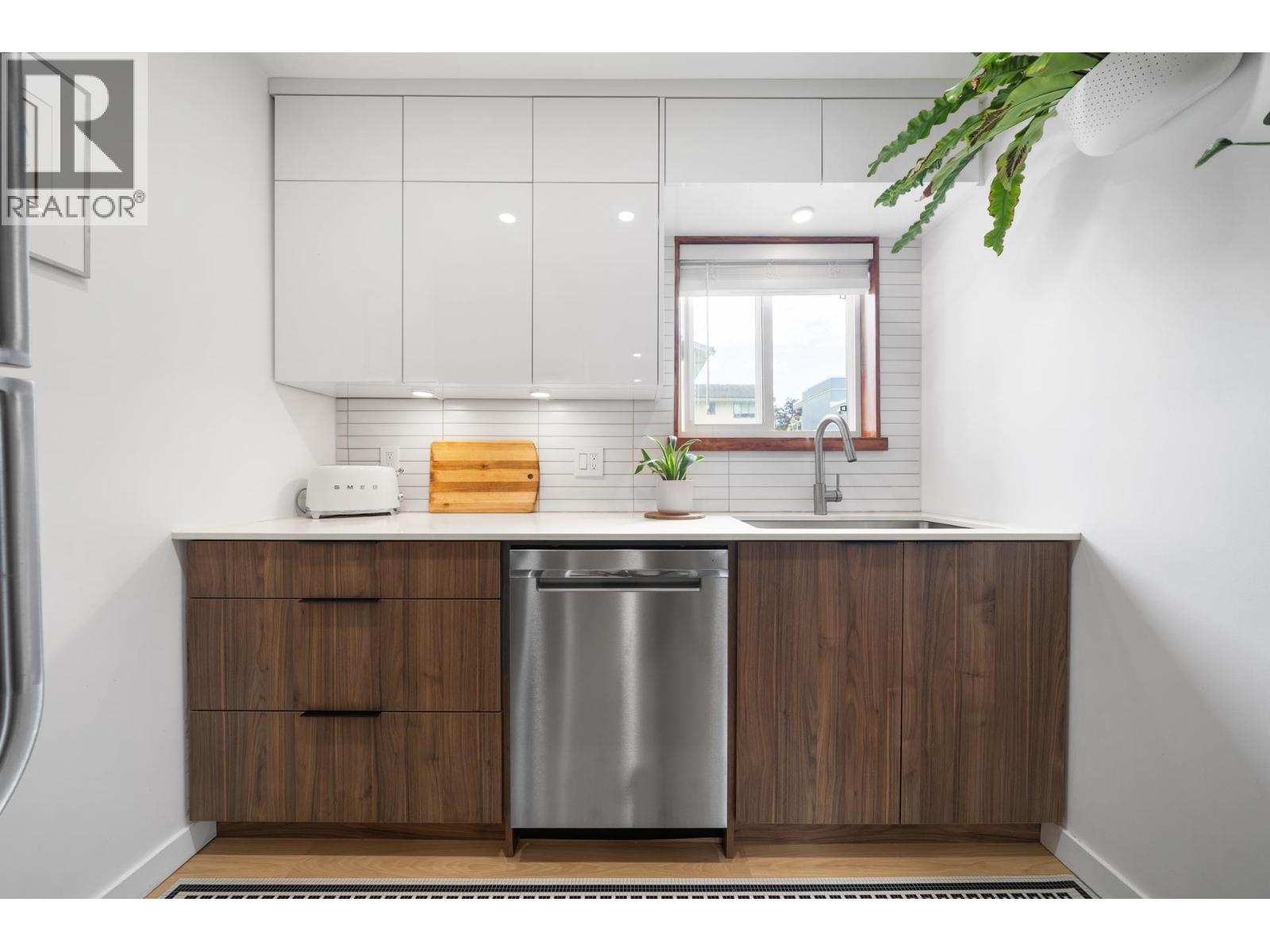 140 2390 Mcgill Street, Vancouver, British Columbia  V5L 1C6 - Photo 2 - R3134996