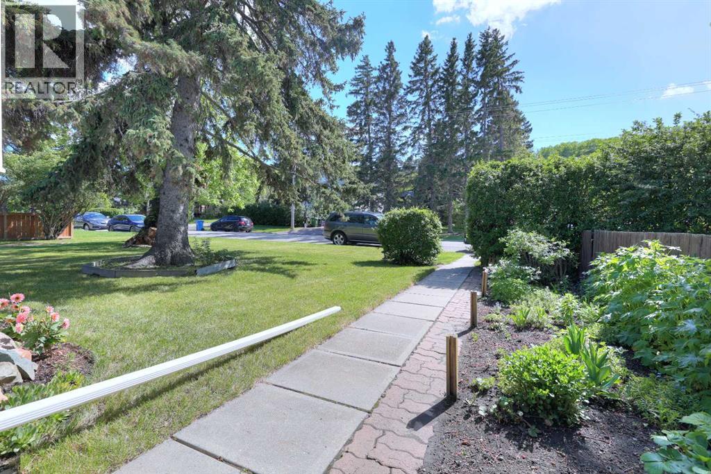 8908 33 Avenue Nw, Calgary, Alberta  T3B 1M6 - Photo 3 - A2317007