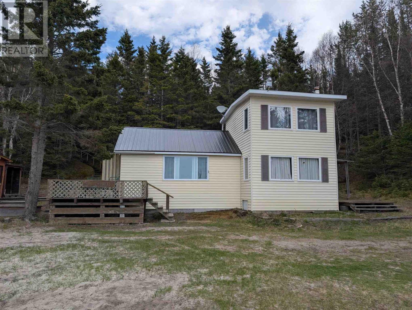 79 Long Beach Rd, Wawa, Ontario  P0S 1K0 - Photo 4 - SM261419