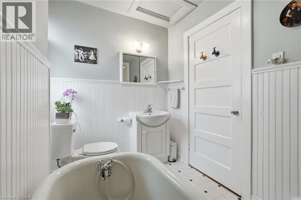 16 Connaught Avenue N, Hamilton, Ontario  L8L 6Y7 - Photo 36 - 40838939