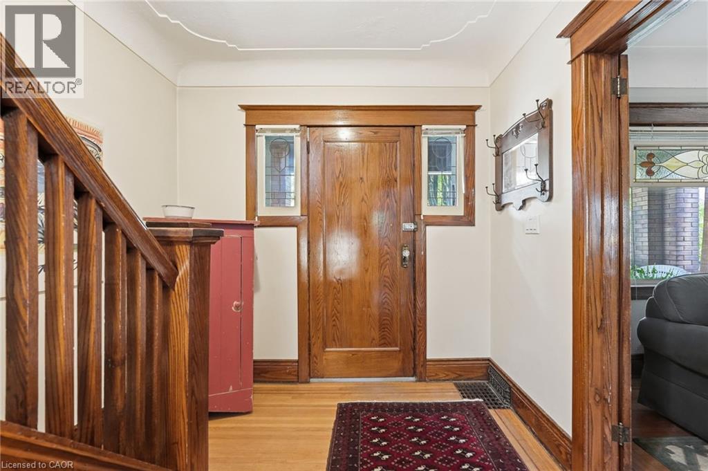 16 Connaught Avenue N, Hamilton, Ontario  L8L 6Y7 - Photo 8 - 40838939