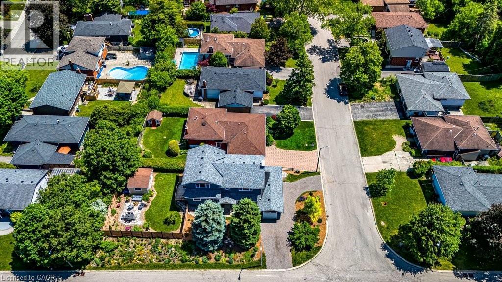 6 SKYLINE Drive, Dundas, Ontario