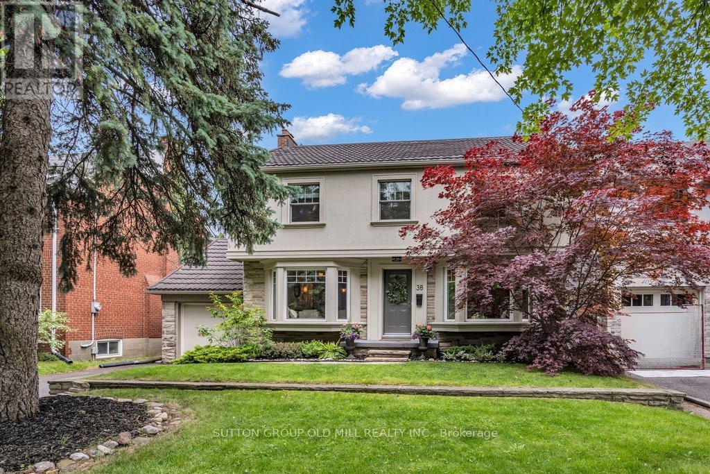38 EDGEMORE DRIVE, Toronto, Ontario