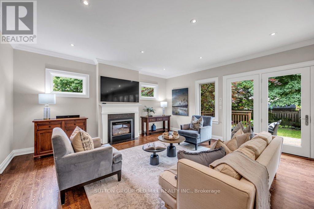 38 Edgemore Drive, Toronto, Ontario  M8Y 2N3 - Photo 18 - W13432944