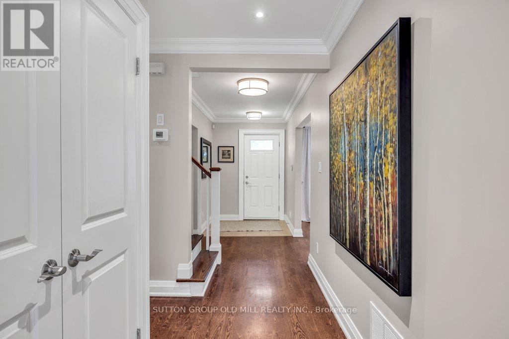 38 Edgemore Drive, Toronto, Ontario  M8Y 2N3 - Photo 20 - W13432944