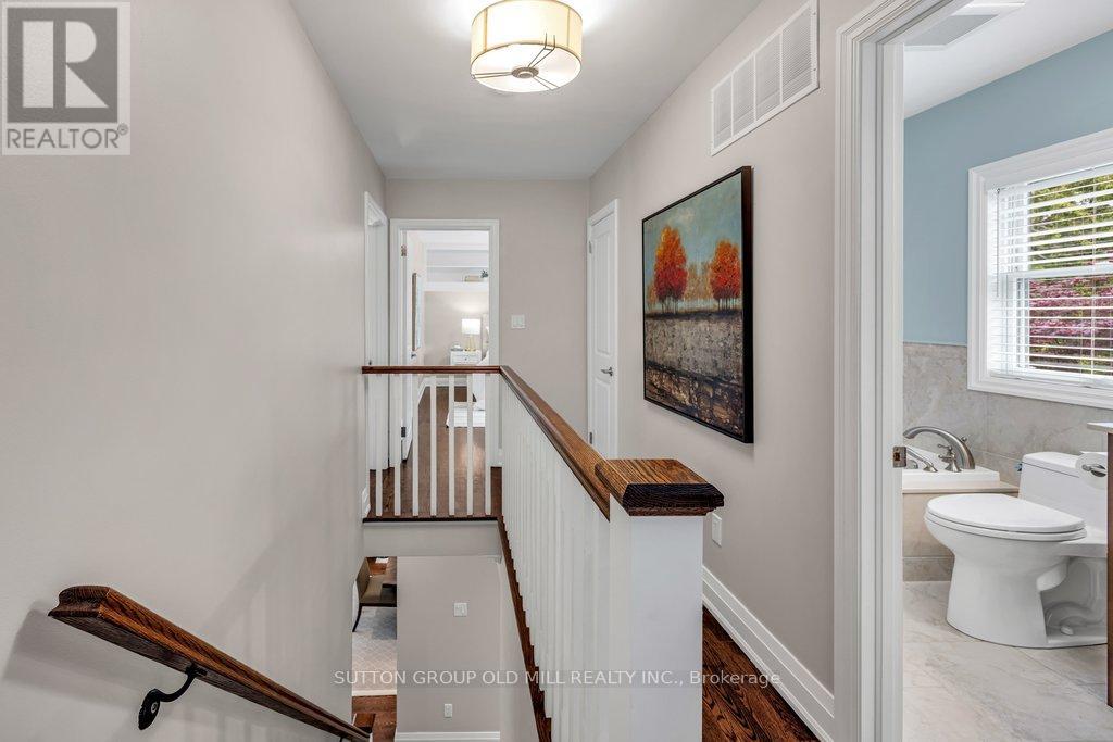 38 Edgemore Drive, Toronto, Ontario  M8Y 2N3 - Photo 22 - W13432944