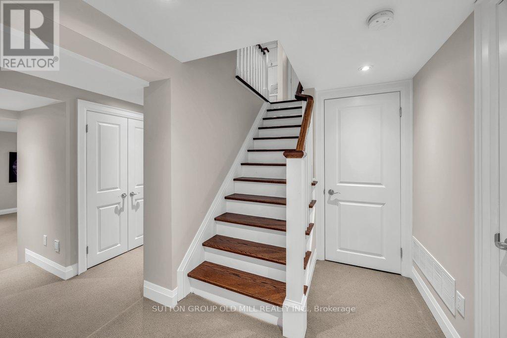 38 Edgemore Drive, Toronto, Ontario  M8Y 2N3 - Photo 29 - W13432944