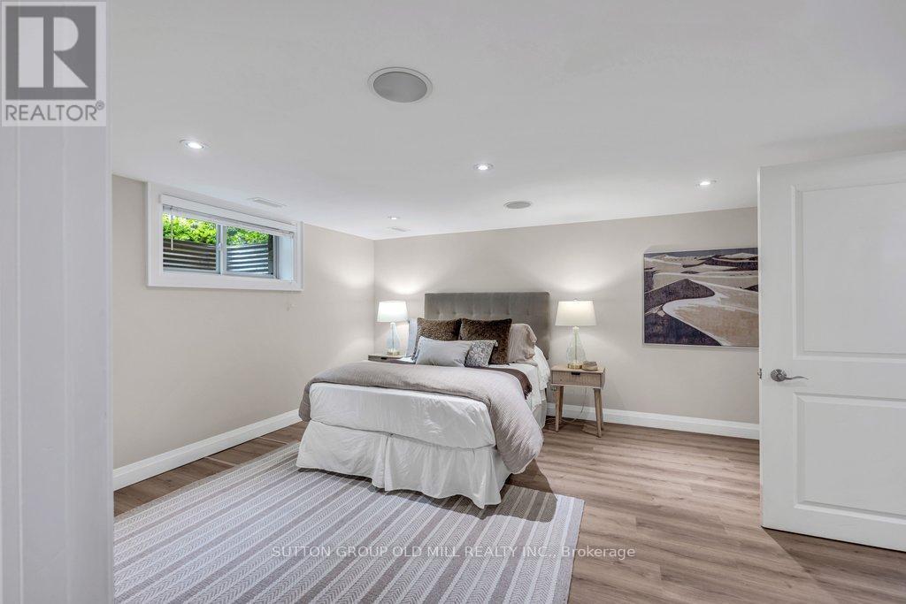 38 Edgemore Drive, Toronto, Ontario  M8Y 2N3 - Photo 30 - W13432944