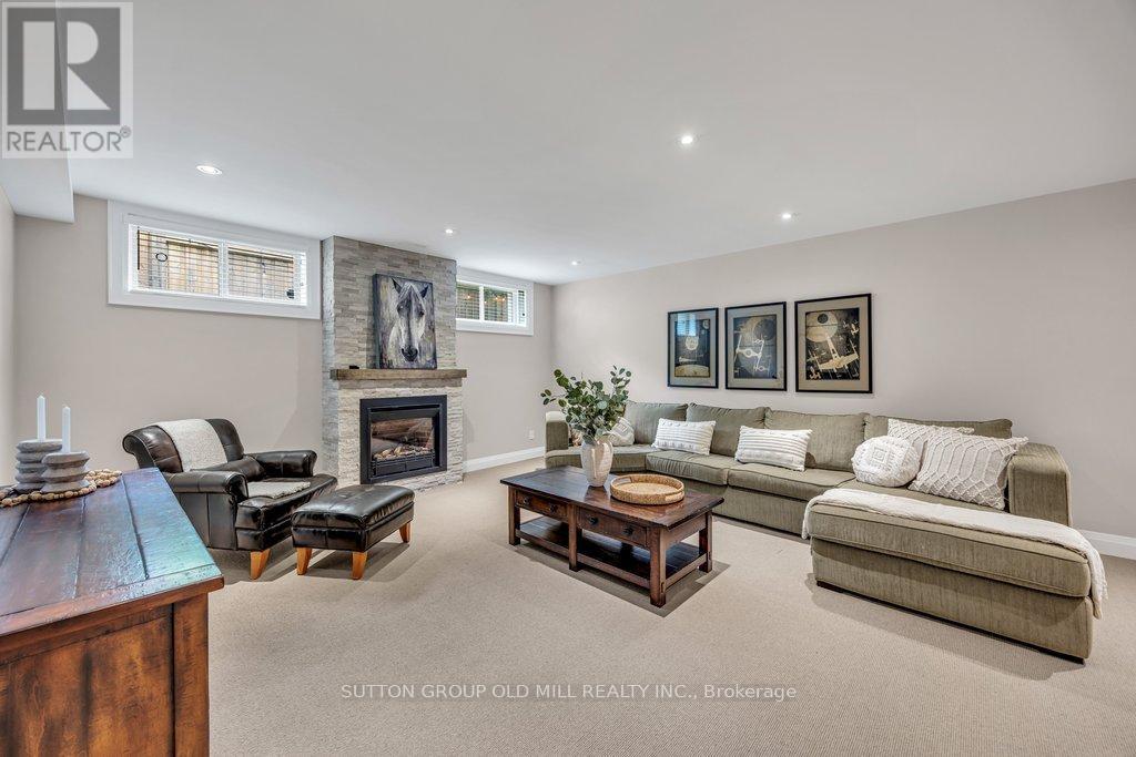 38 Edgemore Drive, Toronto, Ontario  M8Y 2N3 - Photo 31 - W13432944