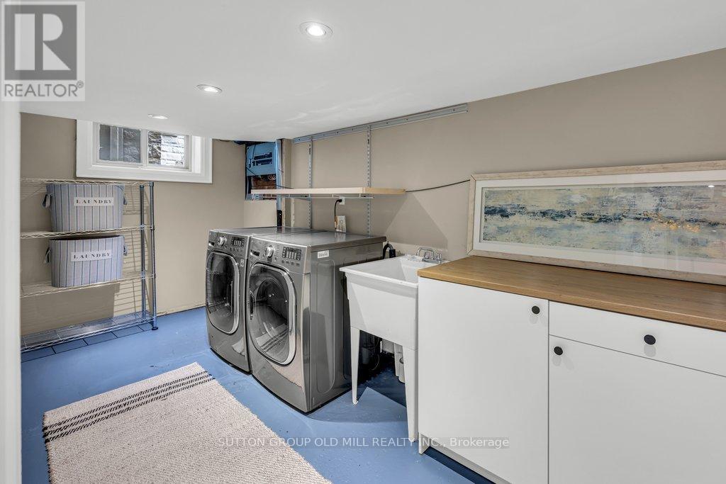 38 Edgemore Drive, Toronto, Ontario  M8Y 2N3 - Photo 35 - W13432944