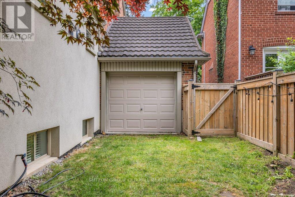 38 Edgemore Drive, Toronto, Ontario  M8Y 2N3 - Photo 43 - W13432944