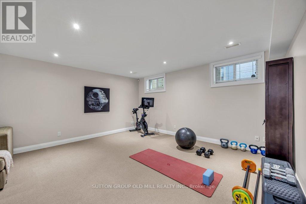 38 Edgemore Drive, Toronto, Ontario  M8Y 2N3 - Photo 44 - W13432944
