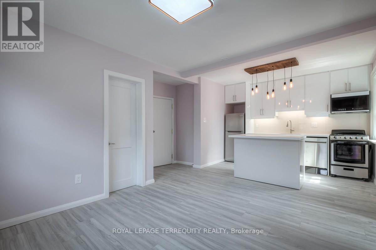 2 - 135 JANE STREET, Toronto, Ontario