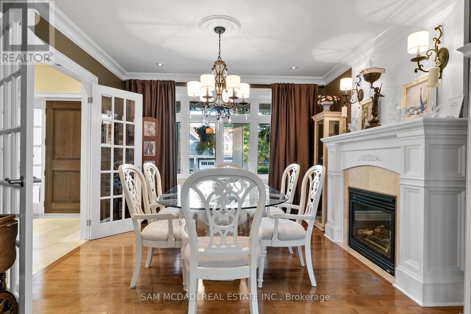 1522 Glenhill Crescent, Mississauga, Ontario  L5H 3C5 - Photo 6 - W13433110