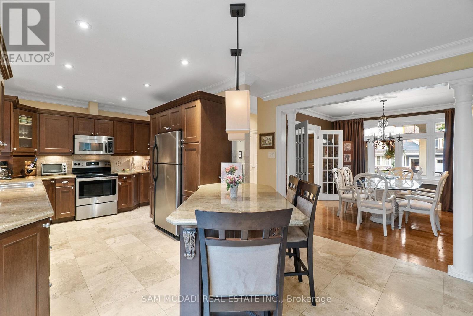 1522 Glenhill Crescent, Mississauga, Ontario  L5H 3C5 - Photo 8 - W13433110