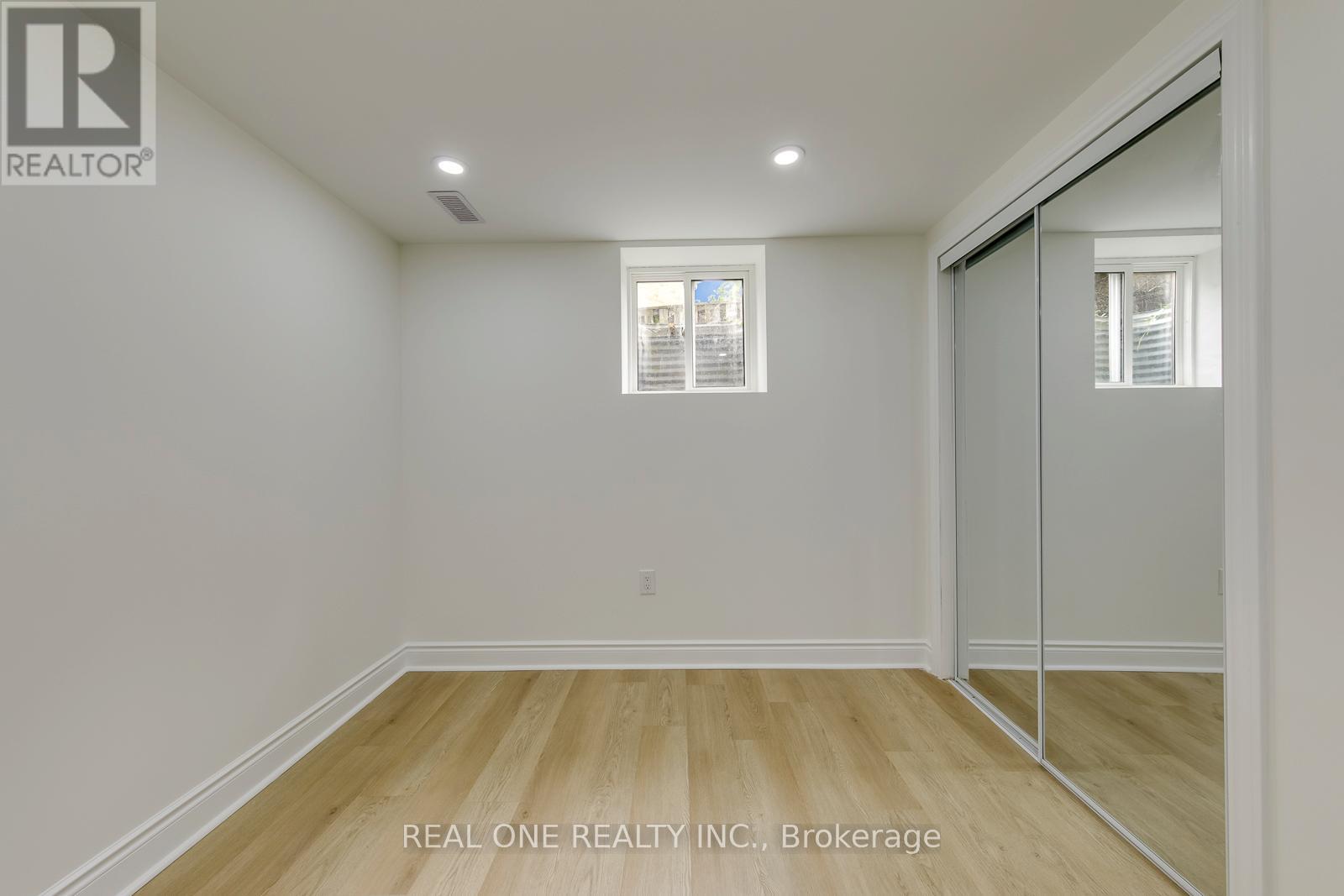 Basement Apartment - 655 Paragon Place E, Mississauga, Ontario  L5B 2Z6 - Photo 12 - W13433140