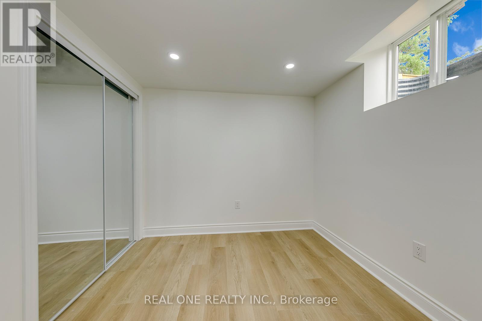 Basement Apartment - 655 Paragon Place E, Mississauga, Ontario  L5B 2Z6 - Photo 14 - W13433140