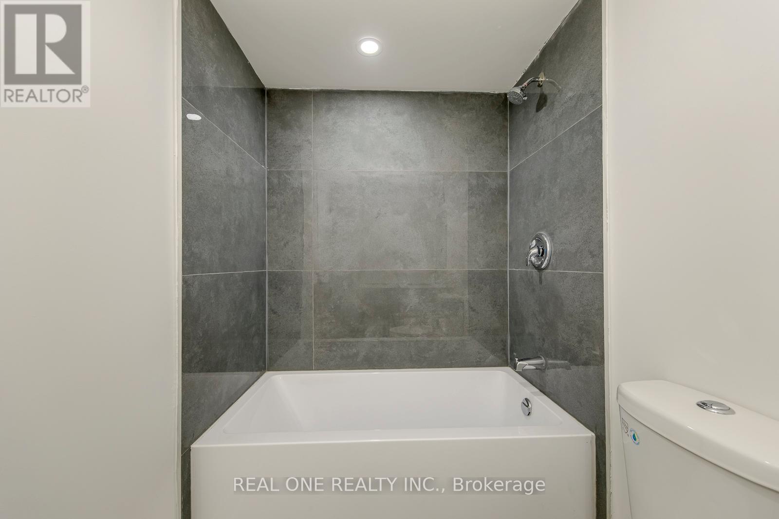 Basement Apartment - 655 Paragon Place E, Mississauga, Ontario  L5B 2Z6 - Photo 16 - W13433140