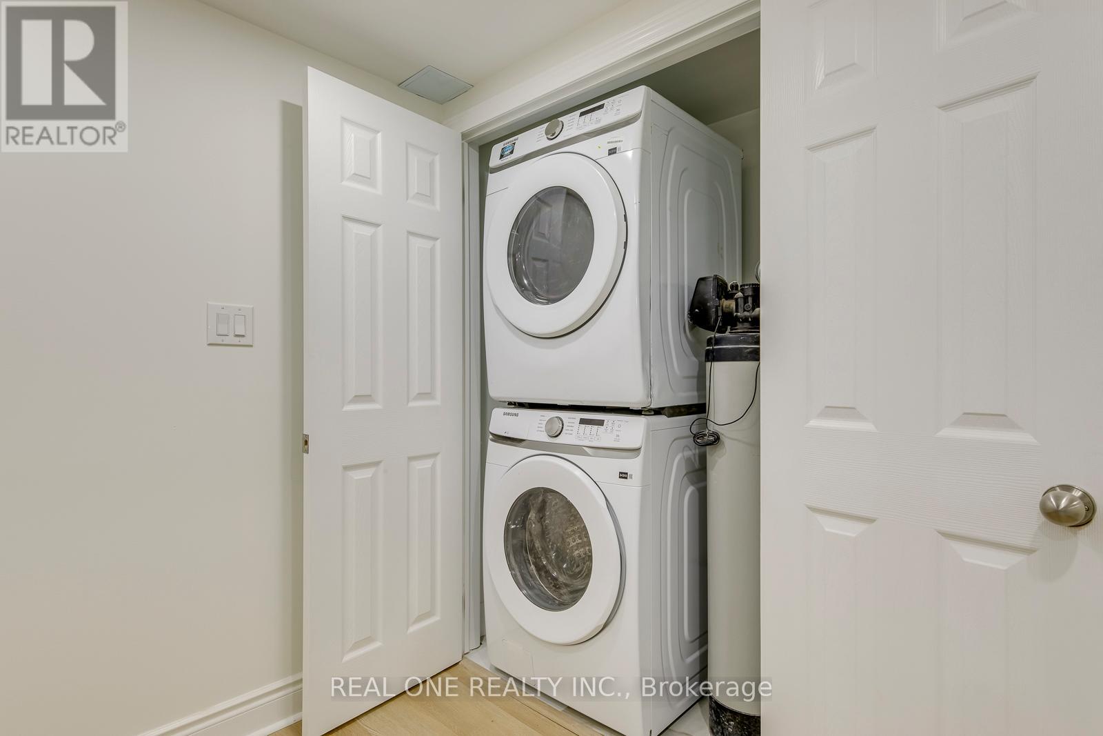 Basement Apartment - 655 Paragon Place E, Mississauga, Ontario  L5B 2Z6 - Photo 17 - W13433140