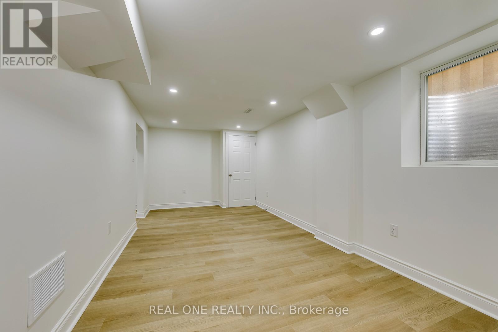 Basement Apartment - 655 Paragon Place E, Mississauga, Ontario  L5B 2Z6 - Photo 9 - W13433140