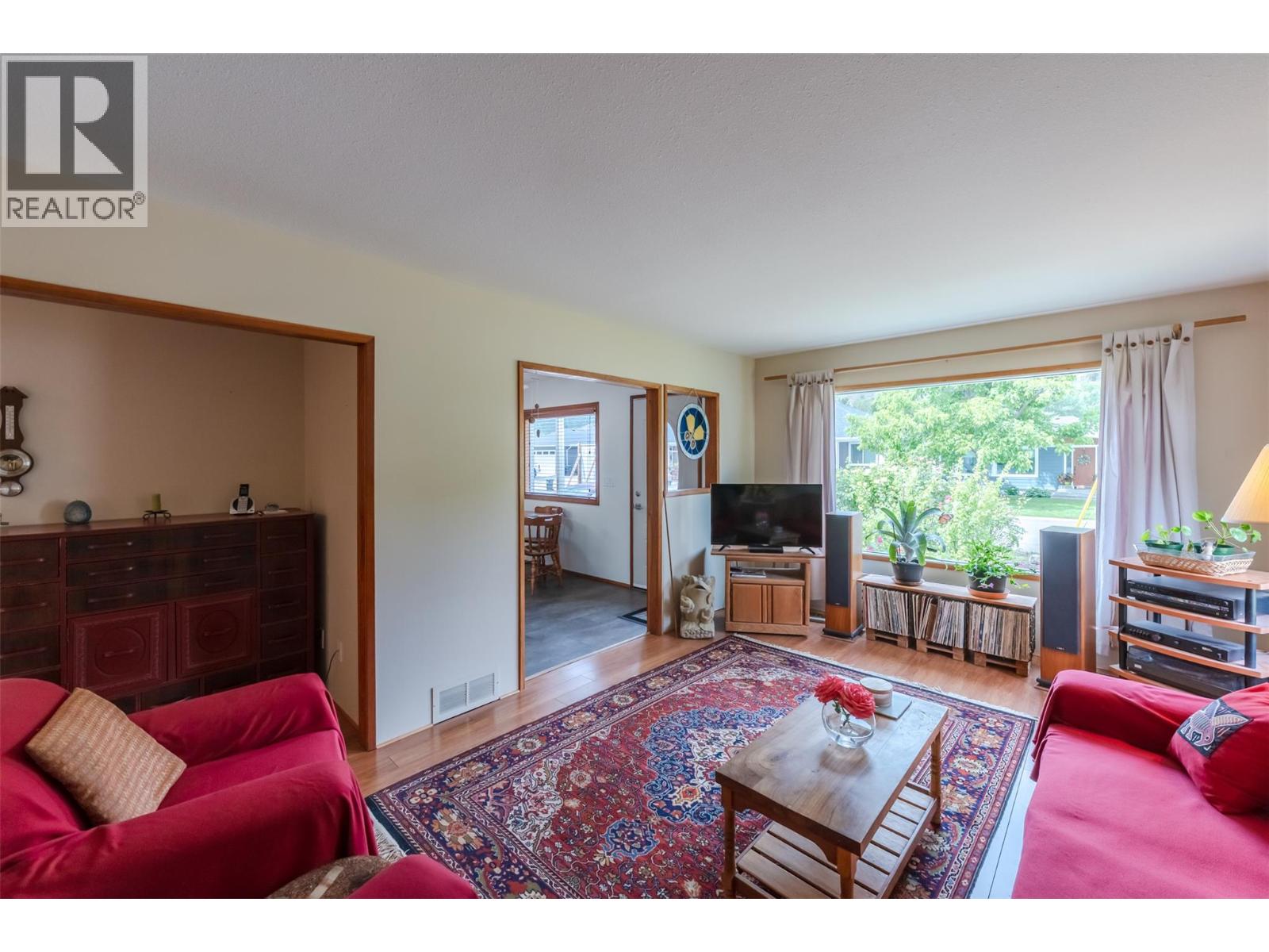 11819 Grant Avenue, Summerland, British Columbia  V0H 1Z8 - Photo 4 - 10390412