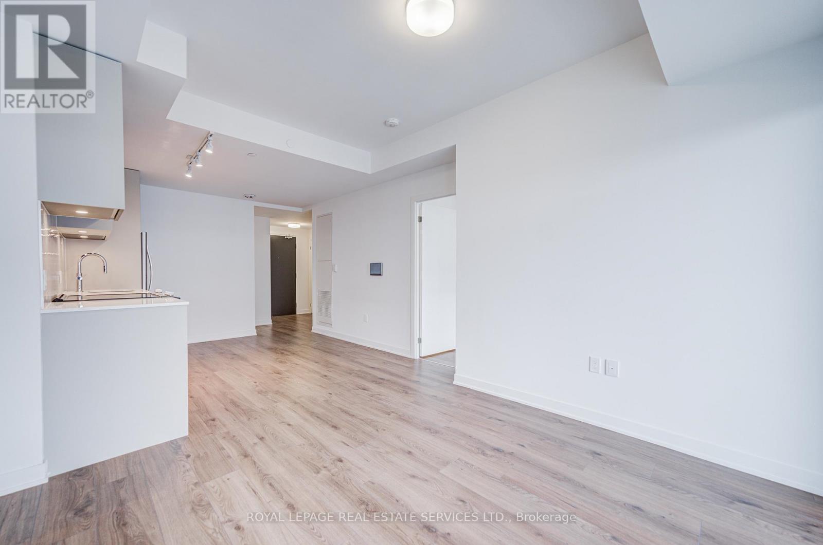 822 - 395 Dundas Street W, Oakville, Ontario  L6M 5R8 - Photo 7 - W13427716