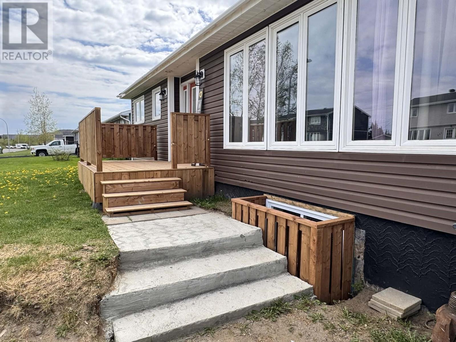 729 Tamarack Drive, Labrador City, Newfoundland & Labrador A2V 2V3 - Photo 2 - 1298763