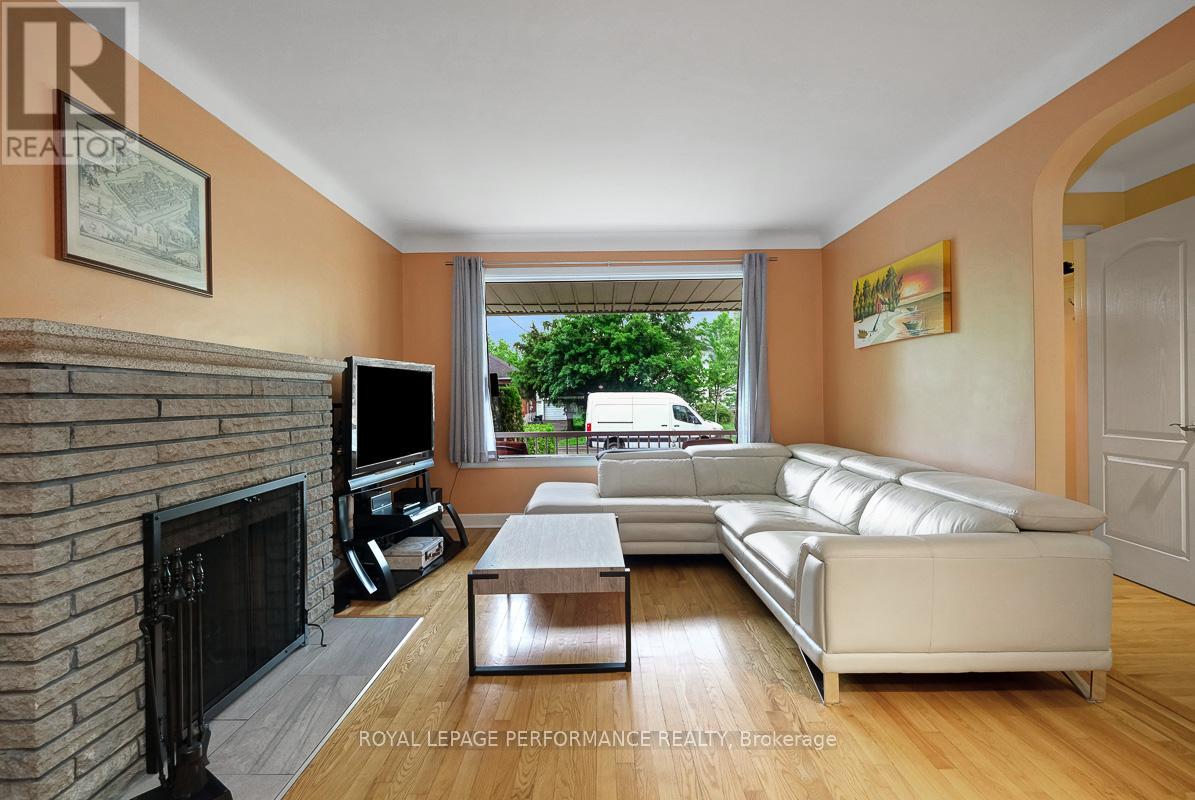 102 Donald Street, Ottawa, Ontario  K1K 1N2 - Photo 4 - X13433240