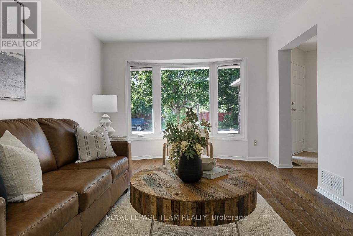 91 Dossetter Way, Ottawa, Ontario  K1G 4S6 - Photo 6 - X13433356