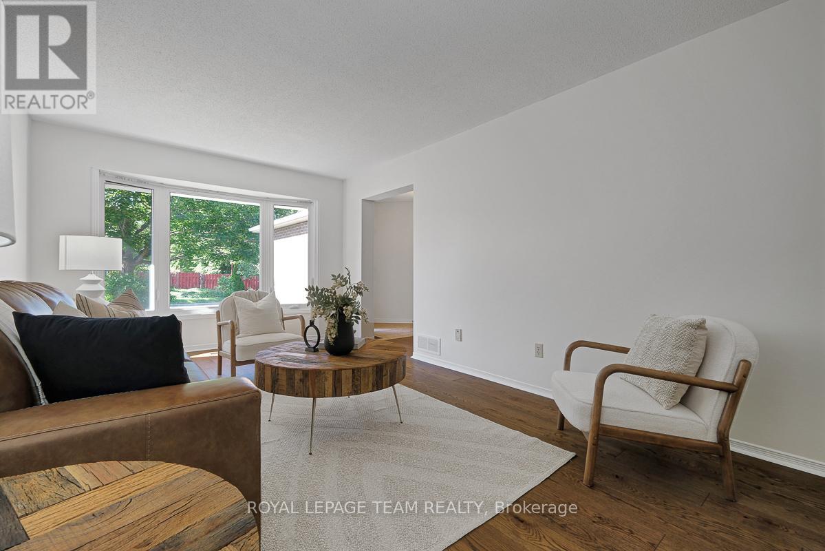 91 Dossetter Way, Ottawa, Ontario  K1G 4S6 - Photo 7 - X13433356