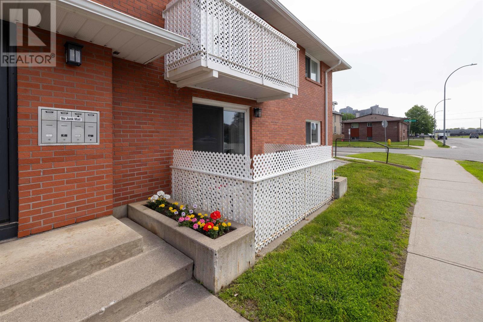 641 Catherine St, Thunder Bay, Ontario  P7E 1L4 - Photo 4 - TB2601471