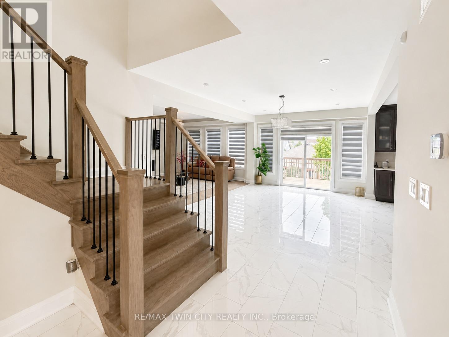514 Bridgemill Crescent, Kitchener, Ontario  N2A 0A3 - Photo 10 - X13432926