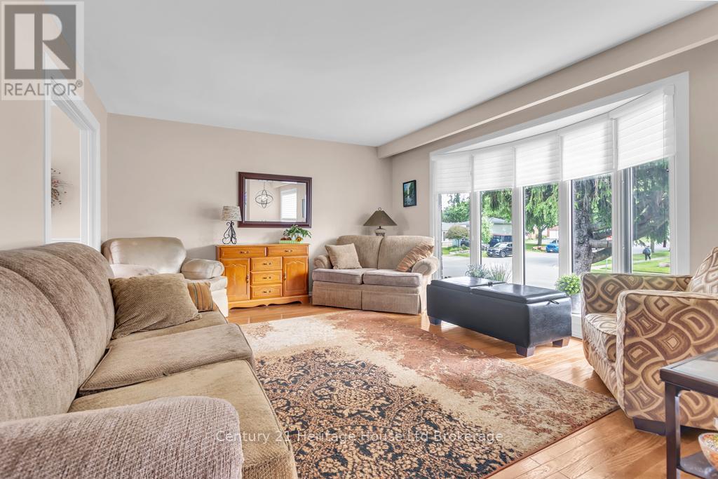 233 Diefenbaker Drive, Woodstock, Ontario  N4S 8K1 - Photo 7 - X13433334