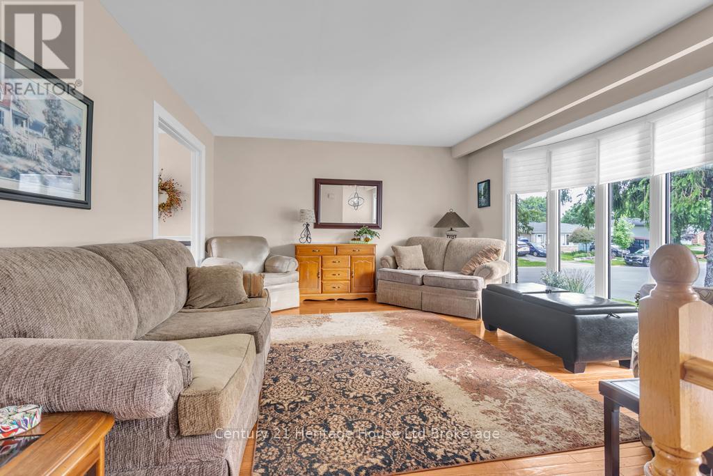 233 Diefenbaker Drive, Woodstock, Ontario  N4S 8K1 - Photo 8 - X13433334