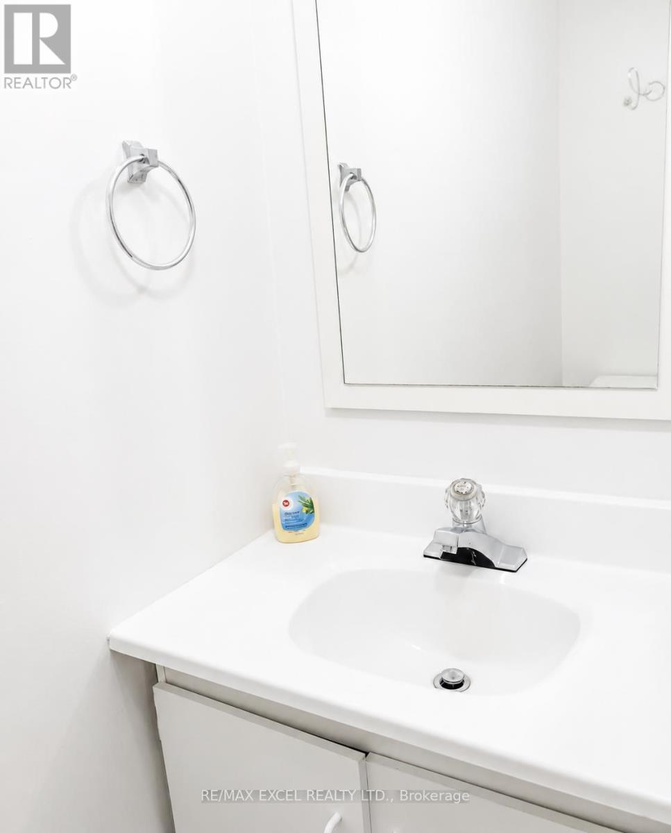 114 Connaught Avenue, Toronto, Ontario  M2M 1H2 - Photo 2 - C13433322