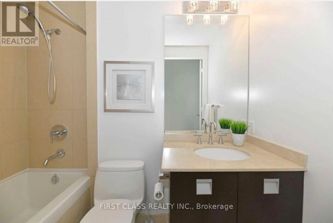 3410 - 33 Charles Street E, Toronto, Ontario  M4Y 0A2 - Photo 11 - C13433358