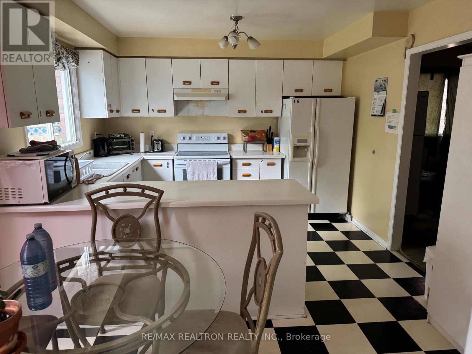 253 Hickling Trail, Barrie, Ontario  L4M 5W9 - Photo 2 - S13433222