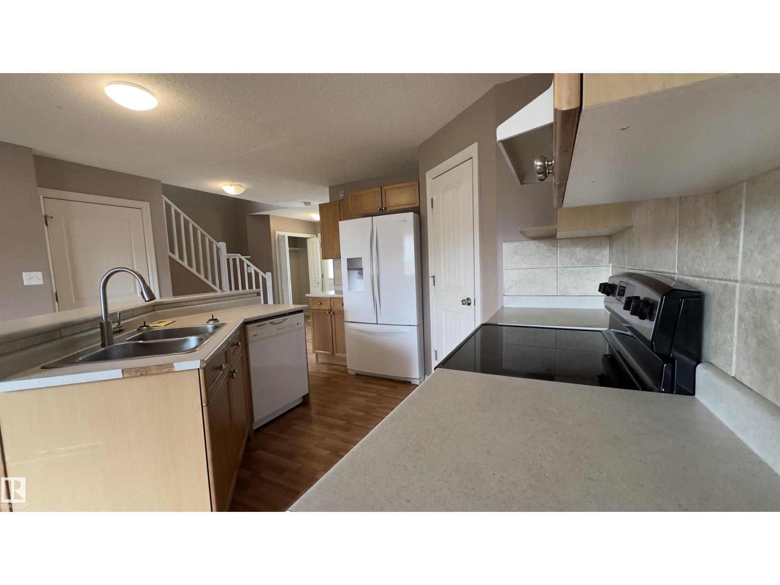 3927 160 Av NW, Edmonton, Alberta  T5Y 3J7 - Photo 7 - E4480822