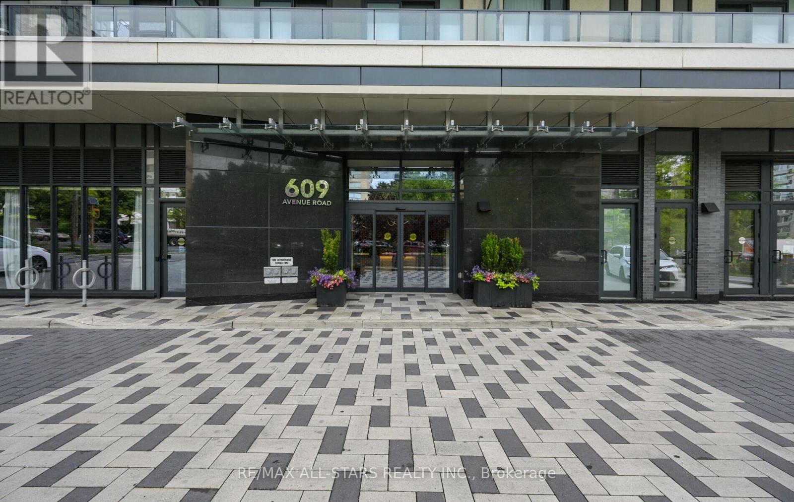 1001 - 609 Avenue Road, Toronto, Ontario  M4V 0B1 - Photo 2 - C12954482