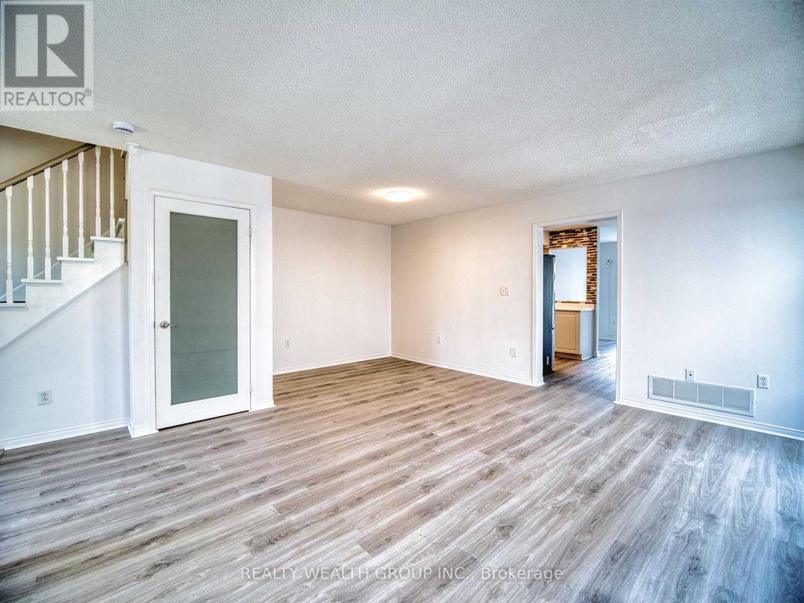 11 Birchcliffe Drive, Brampton, Ontario  L6Z 4T3 - Photo 6 - W13433246