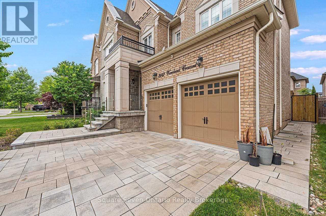 2147 Vineland Crescent, Oakville, Ontario  L6H 0J6 - Photo 6 - W13433270